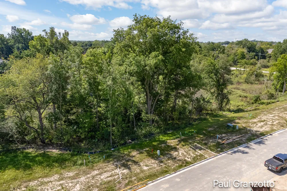 3052 Arbor Creek Avenue SE Kentwood, MI 49512