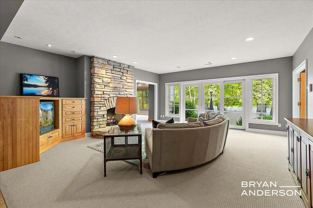 6029 Hillsborough Court SW Grandville, MI 49418