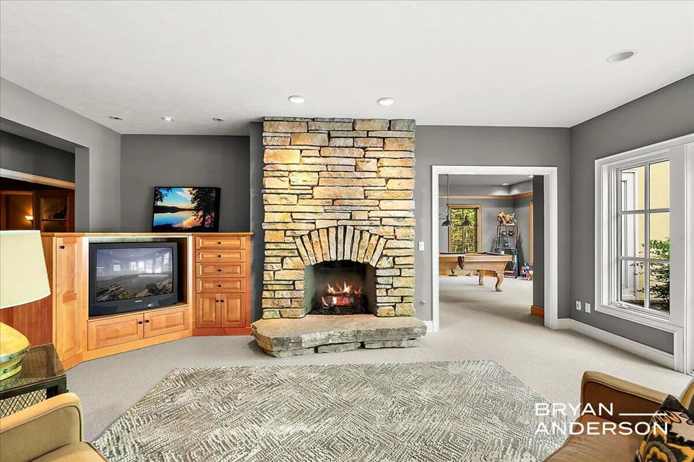 6029 Hillsborough Court SW Grandville, MI 49418