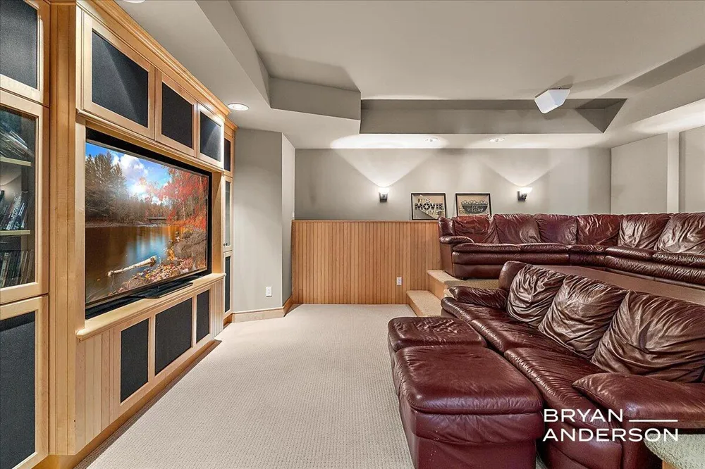6029 Hillsborough Court SW Grandville, MI 49418