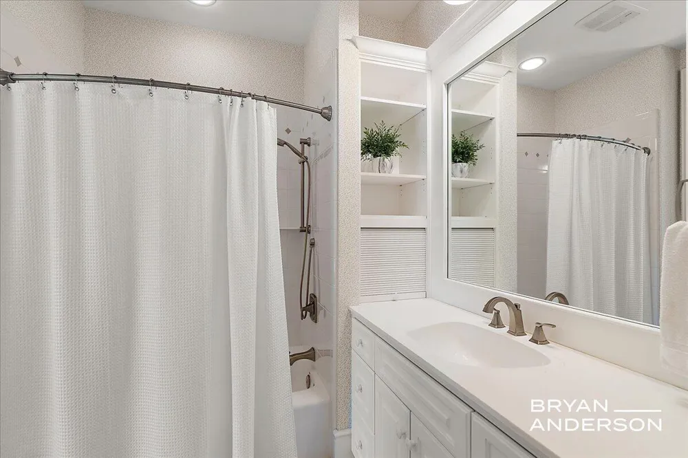 6029 Hillsborough Court SW Grandville, MI 49418