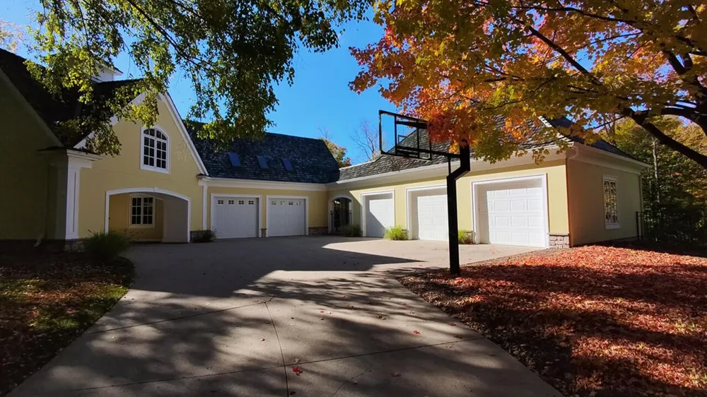 6029 Hillsborough Court SW Grandville, MI 49418