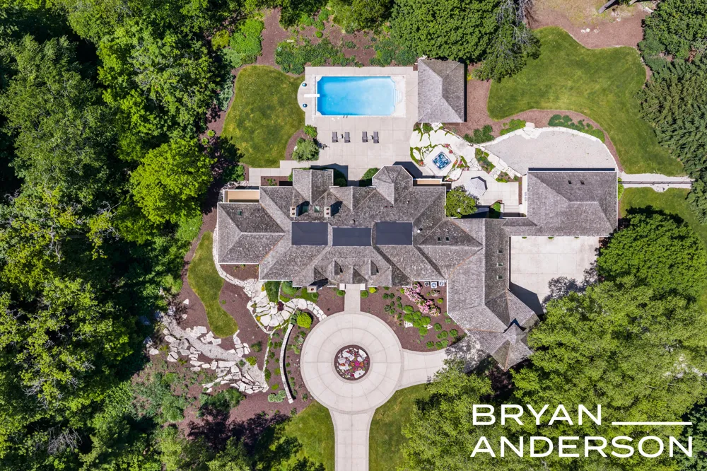 6029 Hillsborough Court SW Grandville, MI 49418