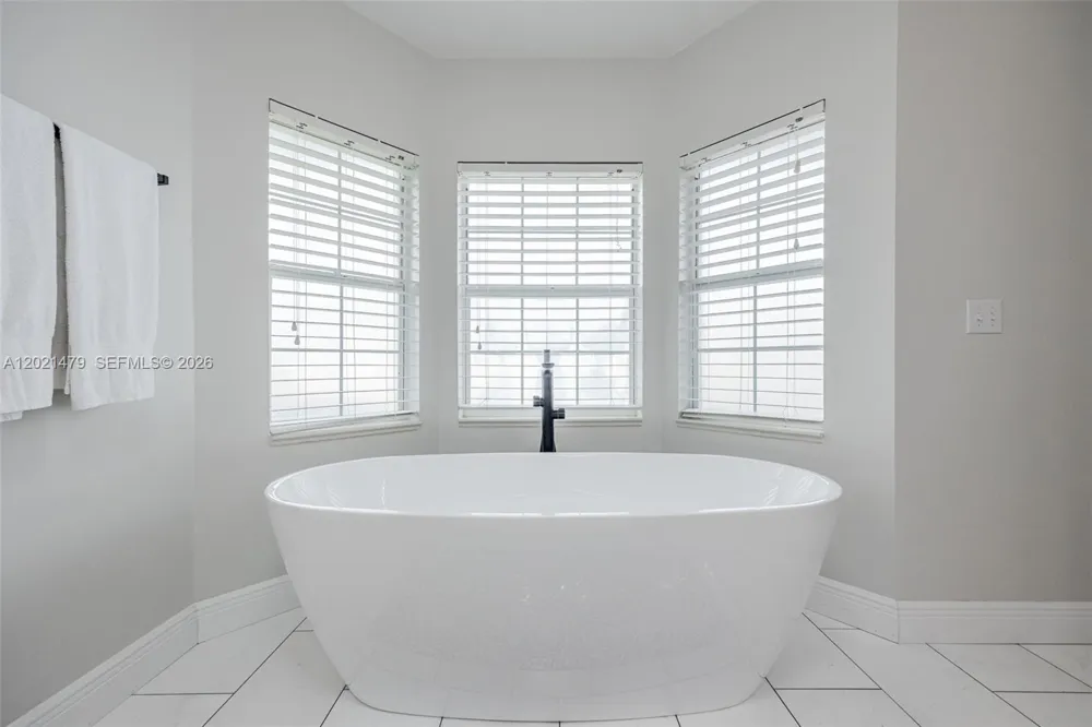 1261 RIVERBEND DR Other City - In The State Of Florida, FL 33935