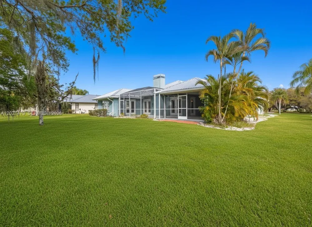 1261 RIVERBEND DR Other City - In The State Of Florida, FL 33935