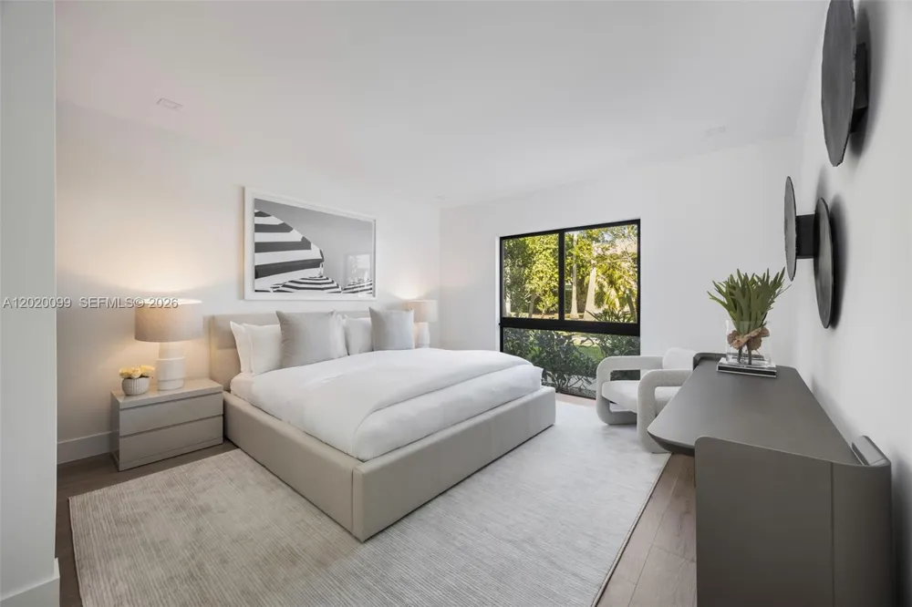 204 Sunrise Dr #204B Key Biscayne, FL 33149