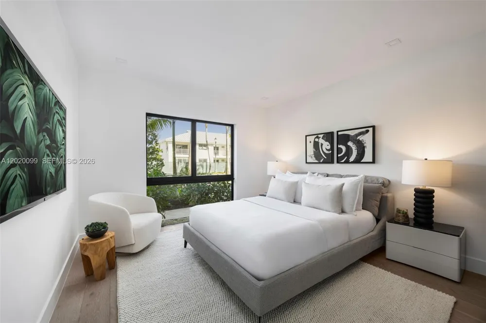 204 Sunrise Dr #204B Key Biscayne, FL 33149