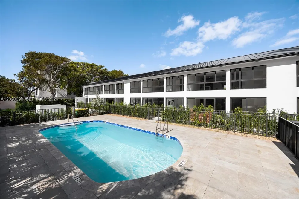 204 Sunrise Dr #204B Key Biscayne, FL 33149