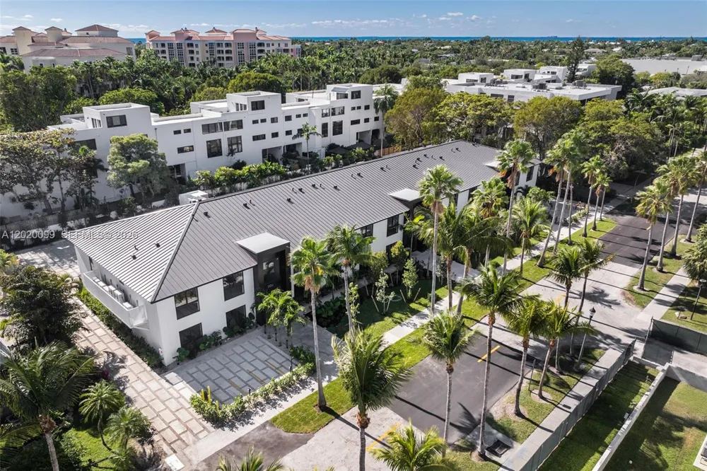 204 Sunrise Dr #204B Key Biscayne, FL 33149
