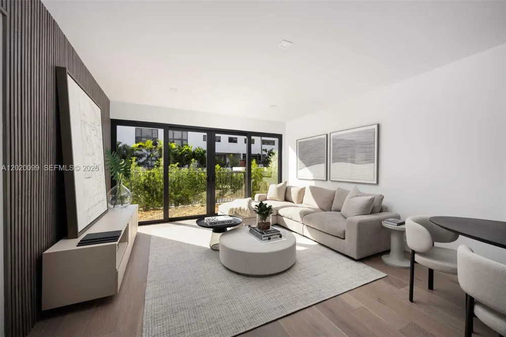 204 Sunrise Dr #204B Key Biscayne, FL 33149