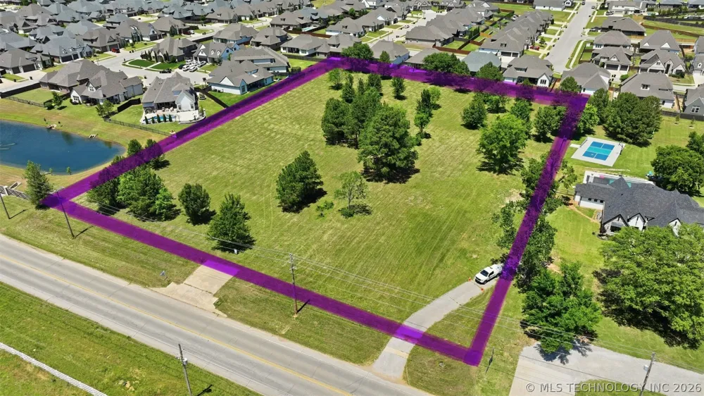 633 E 131 STREET S Jenks, OK 74037