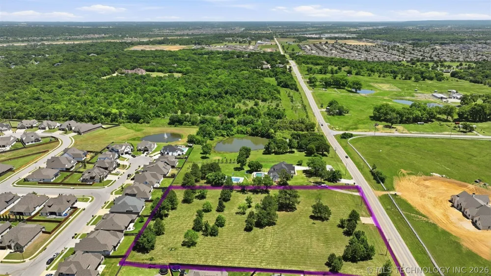 633 E 131 STREET S Jenks, OK 74037