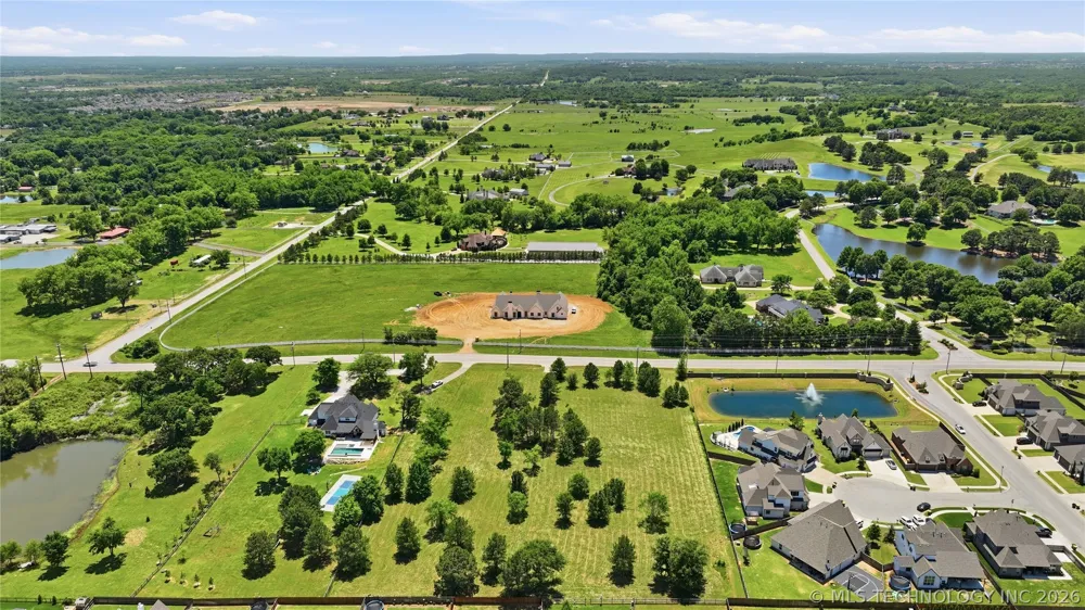 633 E 131 STREET S Jenks, OK 74037