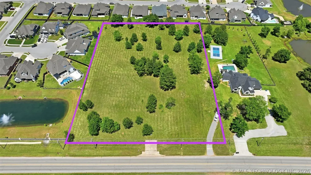 633 E 131 STREET S Jenks, OK 74037