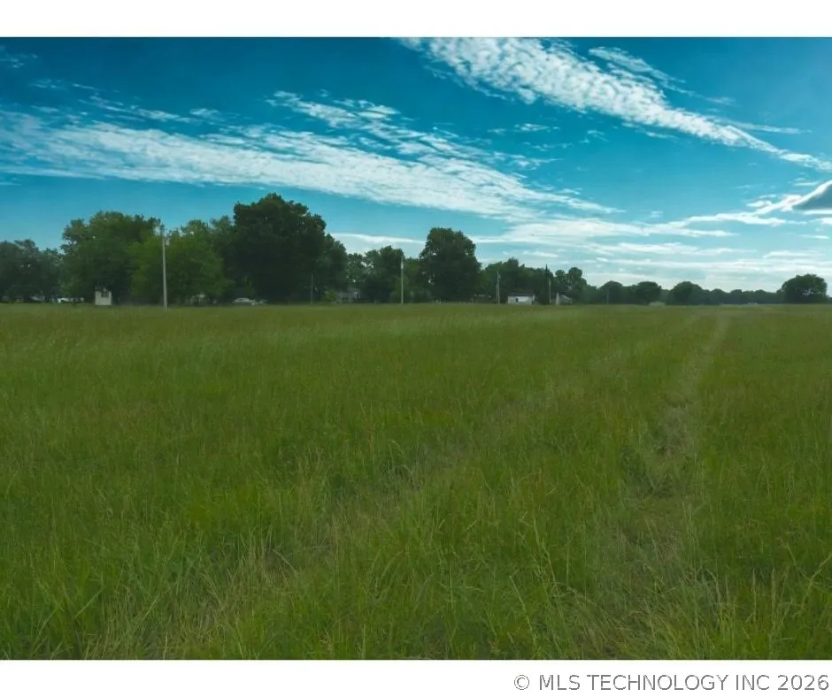 9 E 420 ROAD Oologah, OK 74053