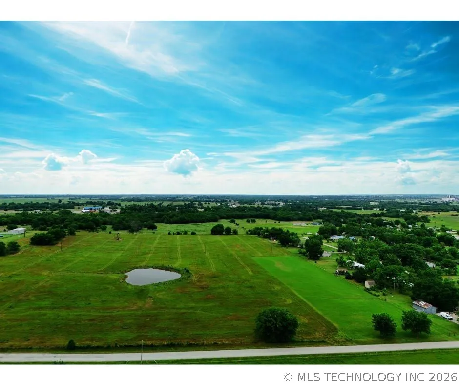 12 E 420 ROAD Oologah, OK 74053