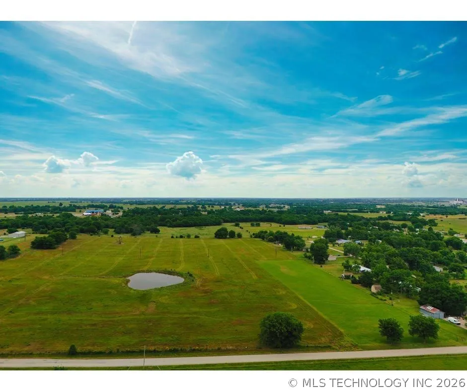 12 E 420 ROAD Oologah, OK 74053