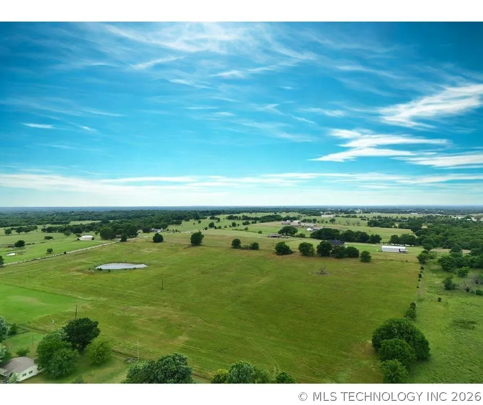 12 E 420 ROAD Oologah, OK 74053