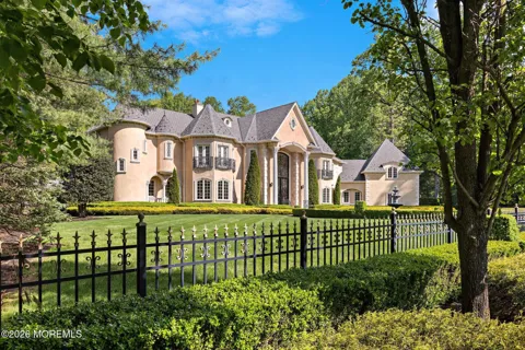 12 Raintree Court