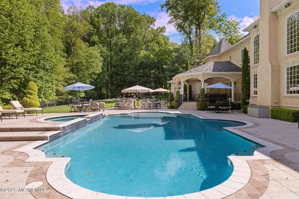 12 Raintree Court Holmdel, NJ 07733