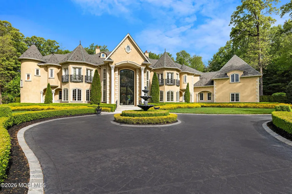 12 Raintree Court Holmdel, NJ 07733