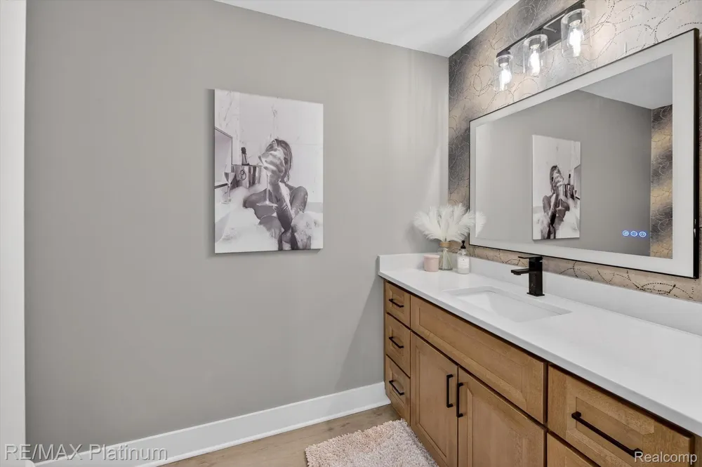 68 Pinecroft Lane Howell Township, MI 48855