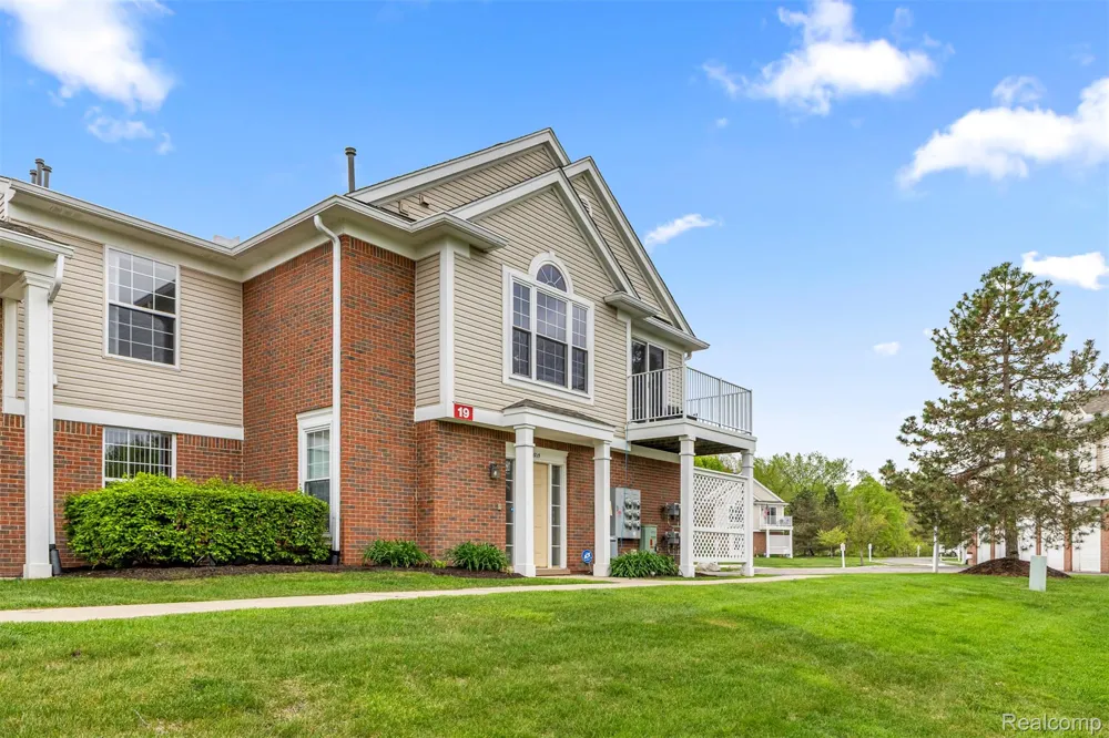 16015 Morningside Northville Township, MI 48168