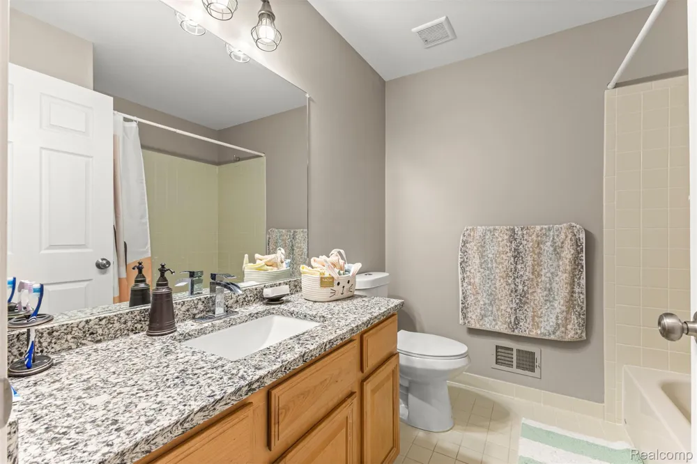 16015 Morningside Northville Township, MI 48168