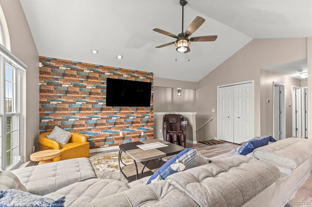 16015 Morningside Northville Township, MI 48168