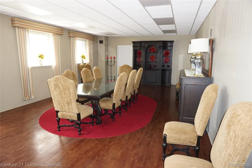 21800 Morley Avenue #209 Dearborn City, MI 48124