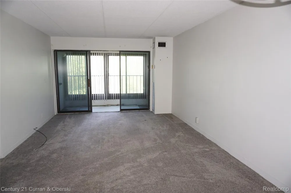 21800 Morley Avenue #209 Dearborn City, MI 48124