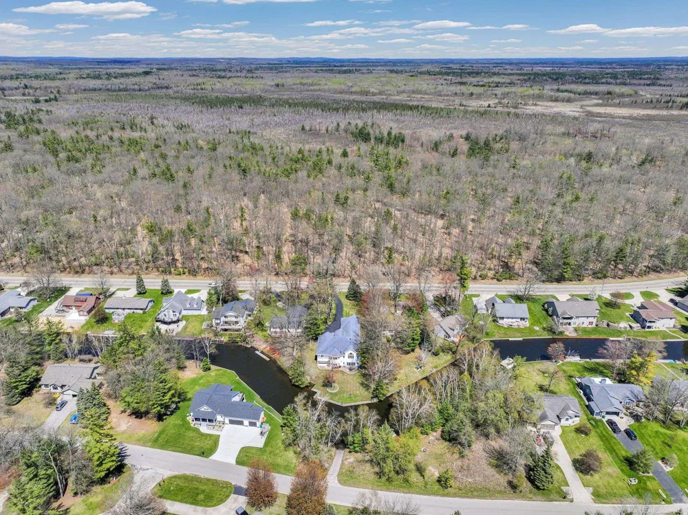 2185 E Houghton Drive Denton Township, MI 48629