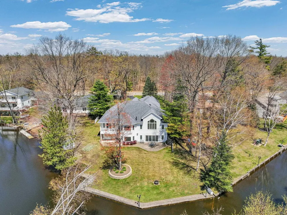 2185 E Houghton Drive Denton Township, MI 48629