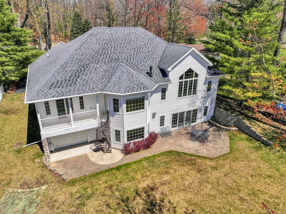 2185 E Houghton Drive Denton Township, MI 48629