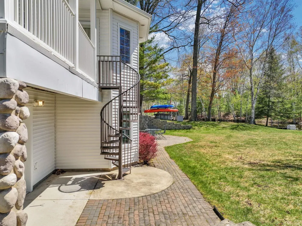 2185 E Houghton Drive Denton Township, MI 48629