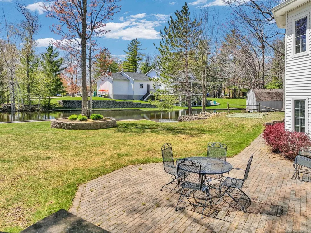 2185 E Houghton Drive Denton Township, MI 48629