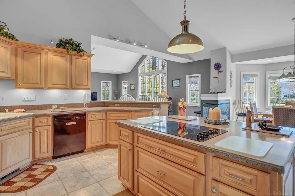 2185 E Houghton Drive Denton Township, MI 48629