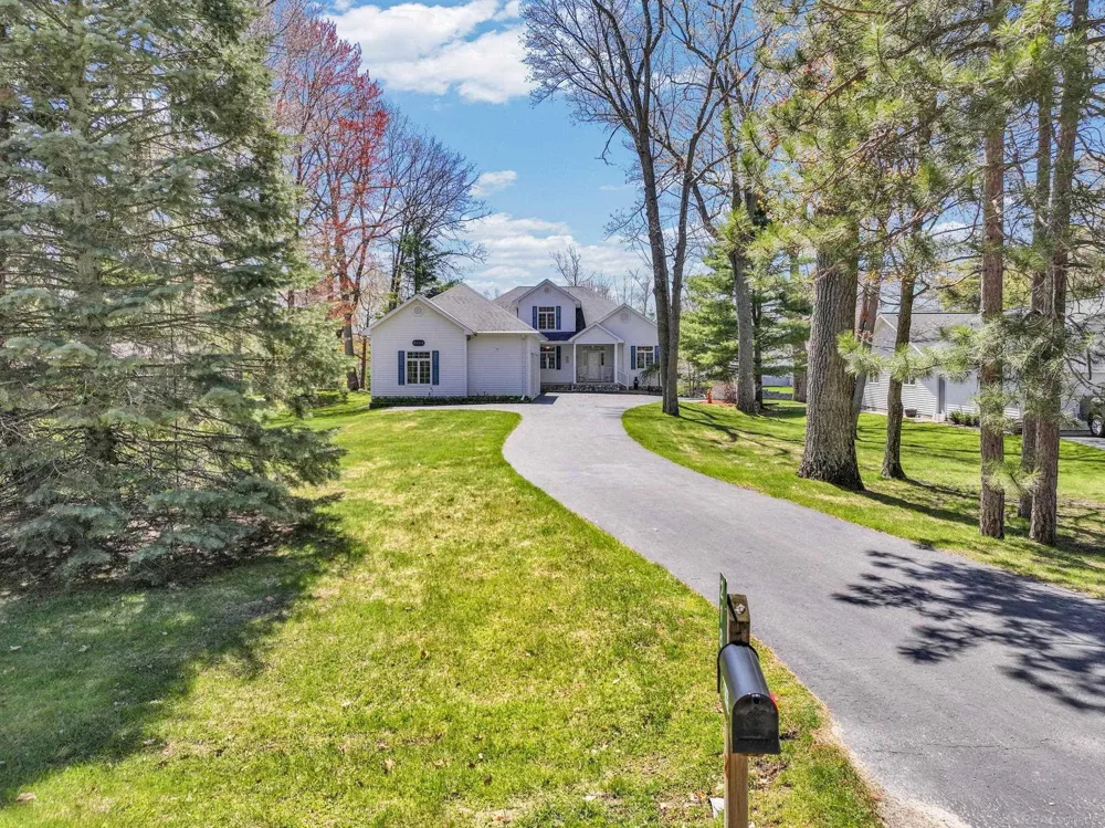 2185 E Houghton Drive Denton Township, MI 48629