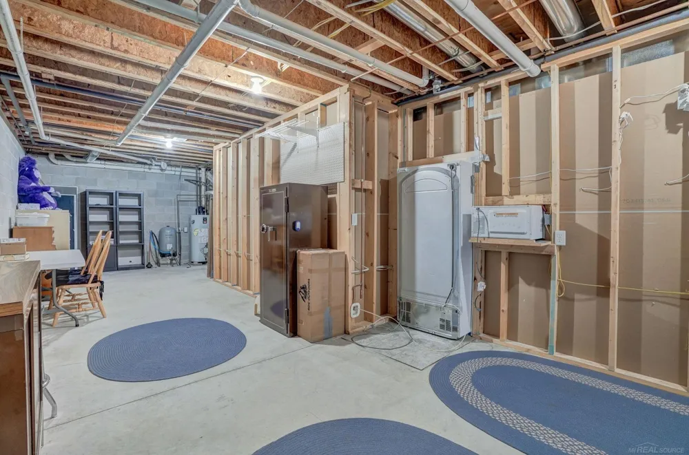 2185 E Houghton Drive Denton Township, MI 48629