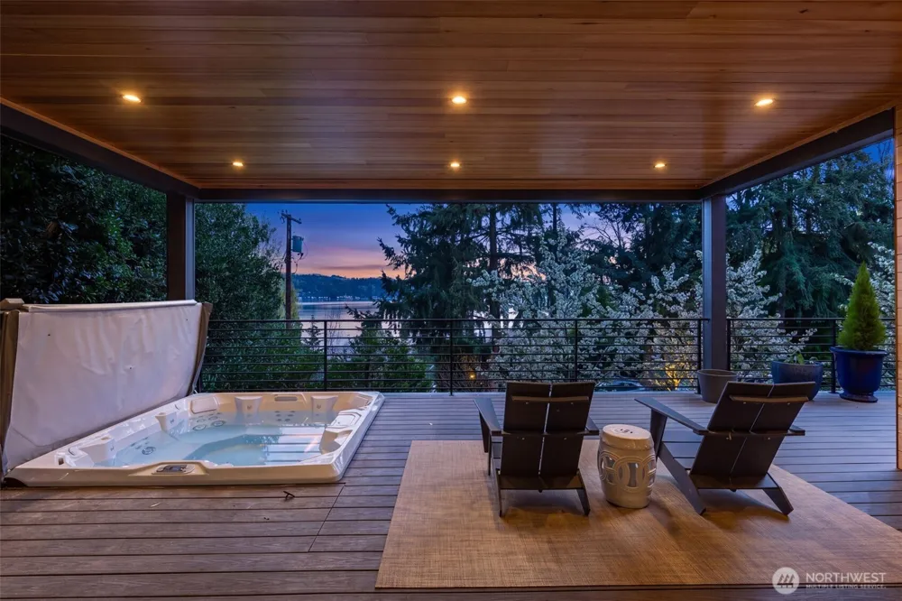 9818 SE 42nd Place Mercer Island, WA 98040