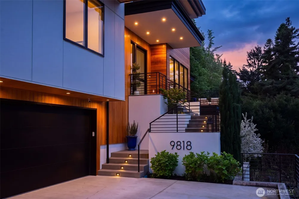 9818 SE 42nd Place Mercer Island, WA 98040