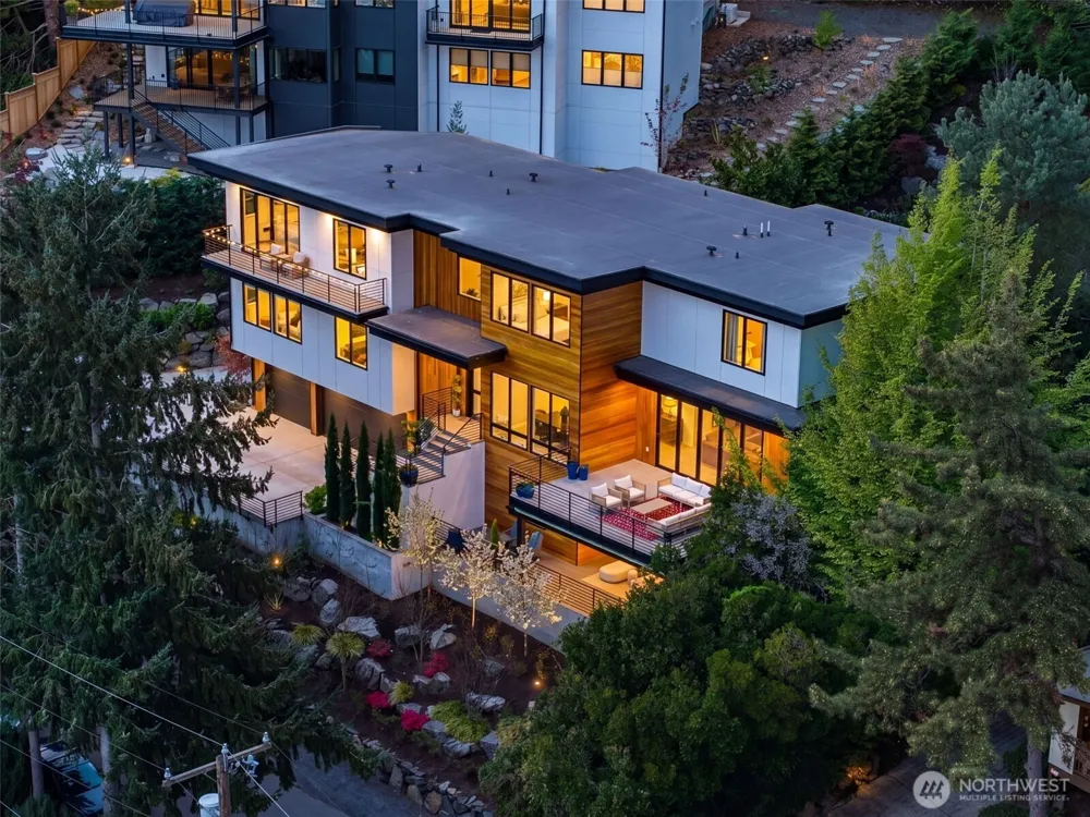 9818 SE 42nd Place Mercer Island, WA 98040