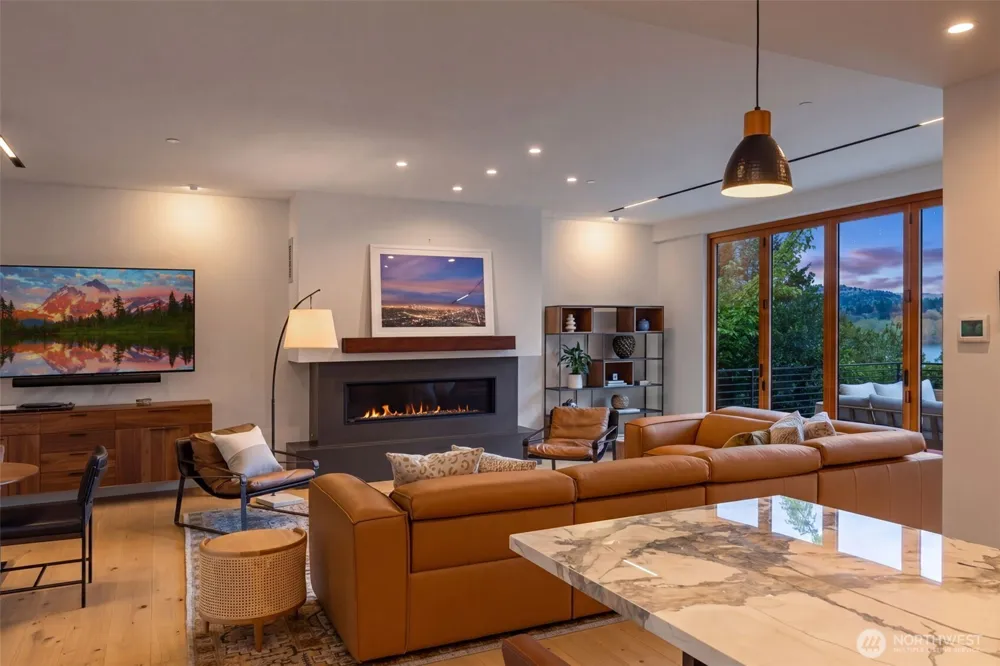 9818 SE 42nd Place Mercer Island, WA 98040