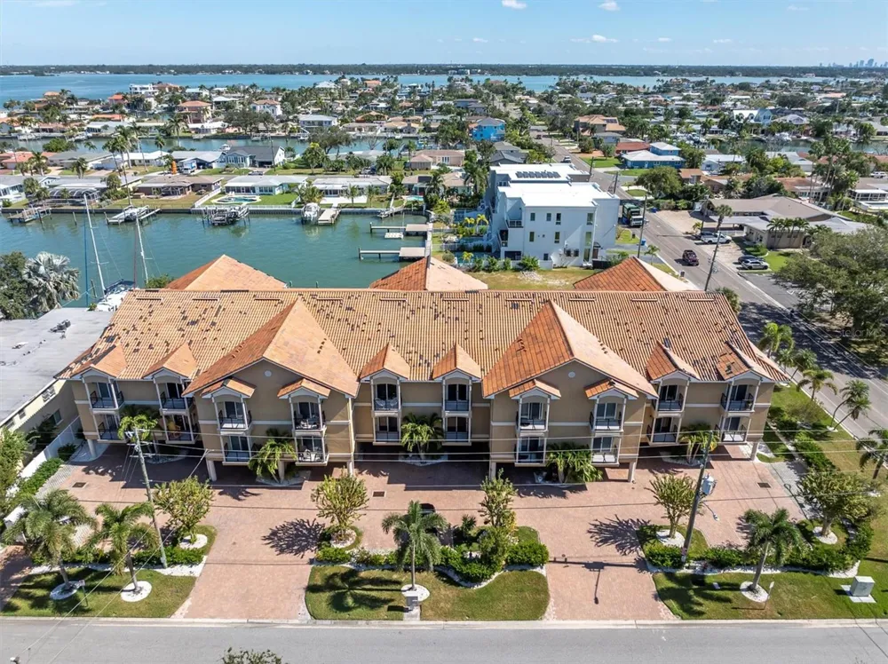 300 CAPRI BOULEVARD #6 Treasure Island, FL 33706