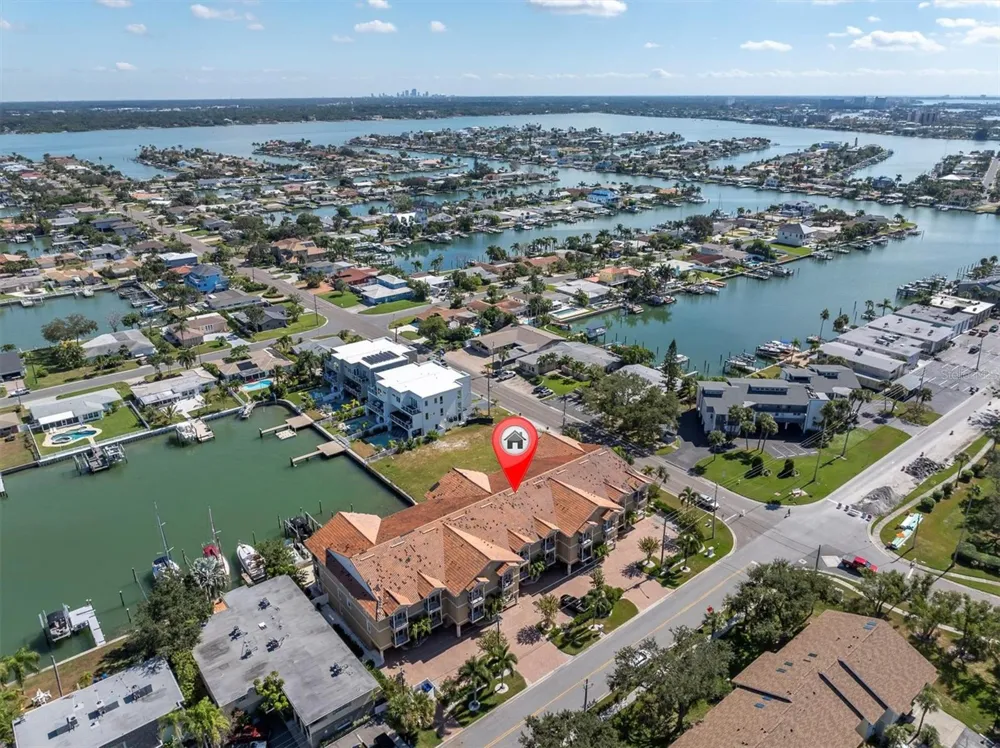 300 CAPRI BOULEVARD #6 Treasure Island, FL 33706