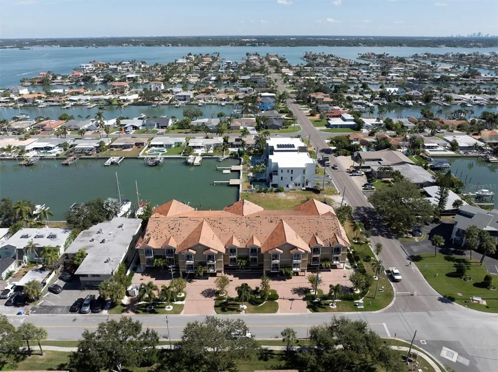300 CAPRI BOULEVARD #6 Treasure Island, FL 33706