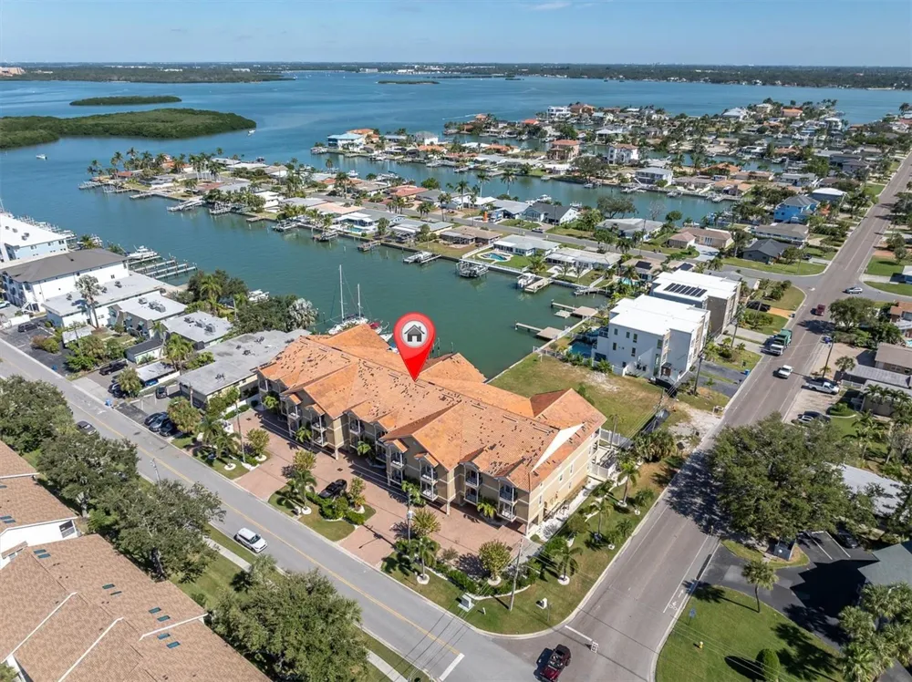 300 CAPRI BOULEVARD #6 Treasure Island, FL 33706