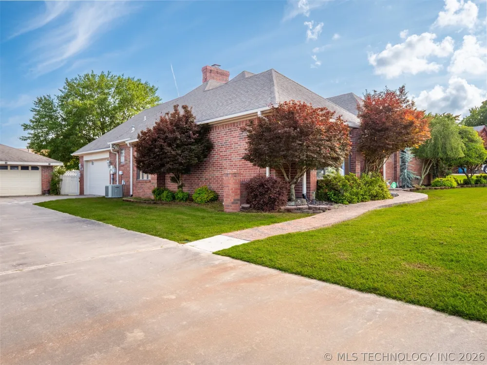 604 Nelson McAlester, OK 74501