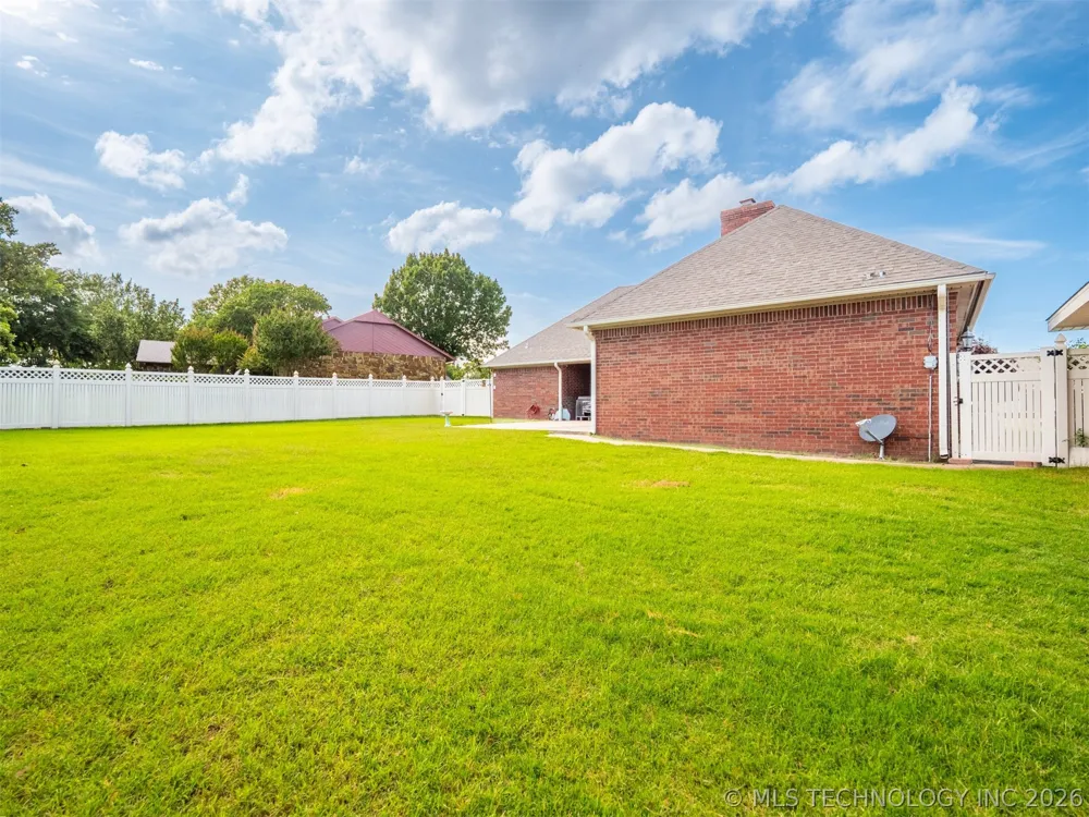 604 Nelson McAlester, OK 74501