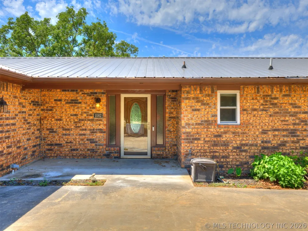 1082 Gaines Creek Loop Eufaula, OK 74432
